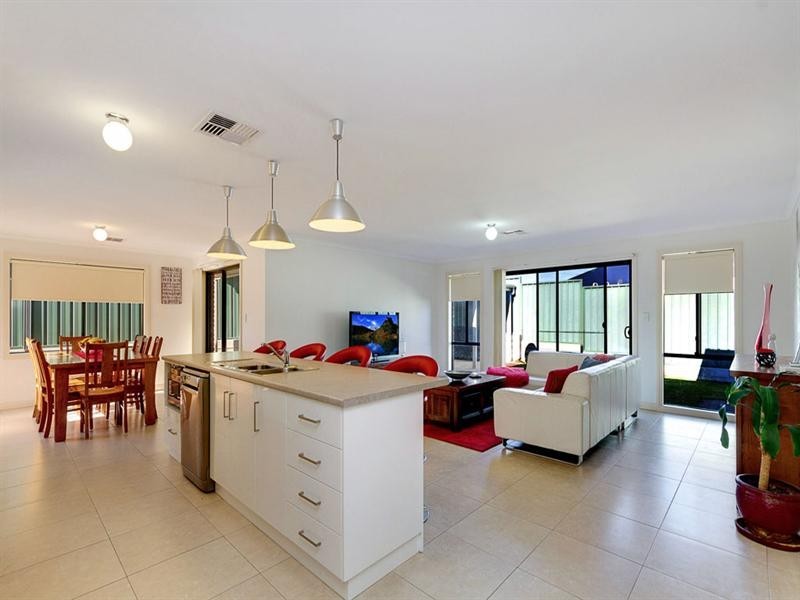 10 Toby Court, Hallett Cove SA 5158