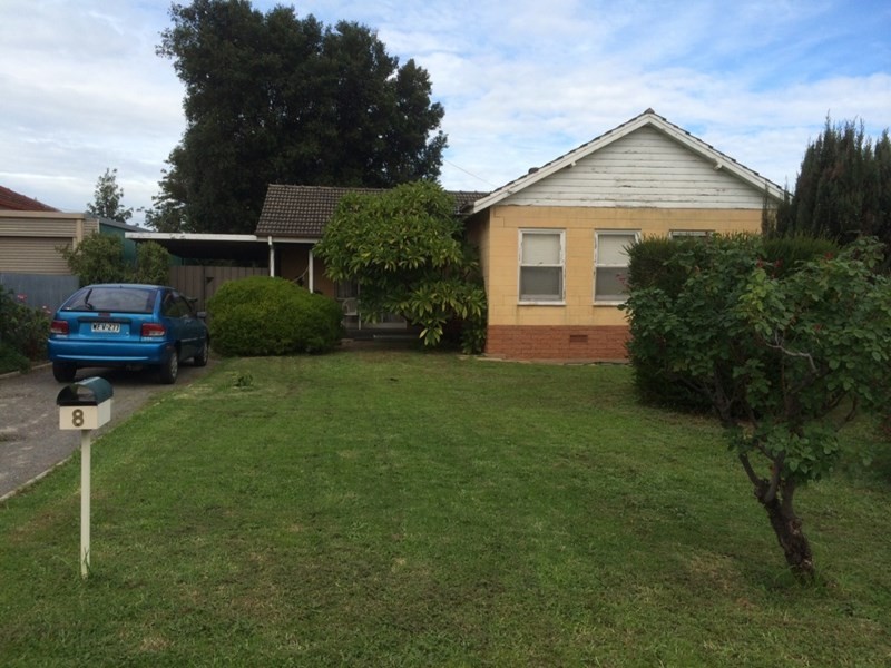 8 Oak Avenue, Clovelly Park SA 5042