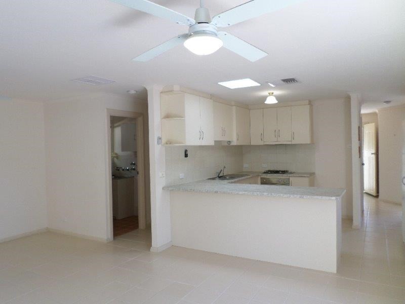 4 Lyle Street, Morphett Vale SA 5162