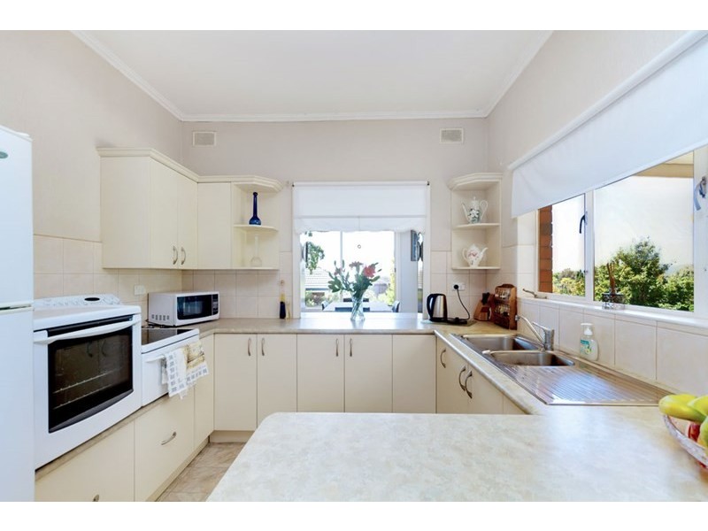 2 Jessie Street, Seacliff Park SA 5049
