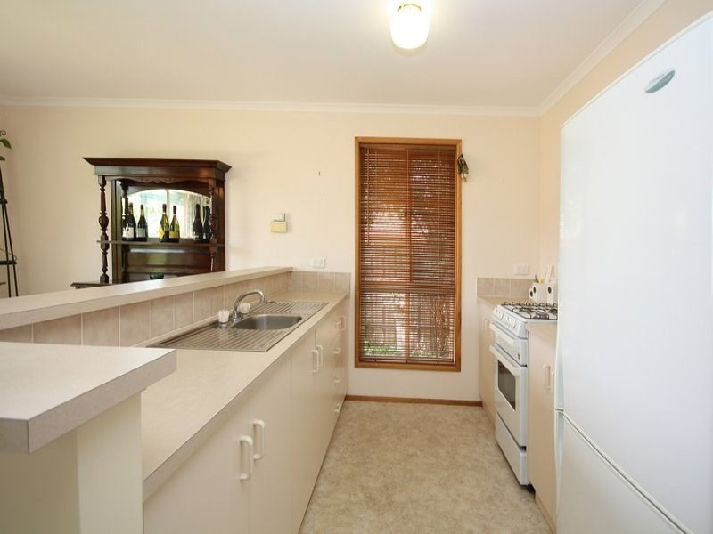 42 Jeanette Crescent, Aberfoyle Park SA 5159