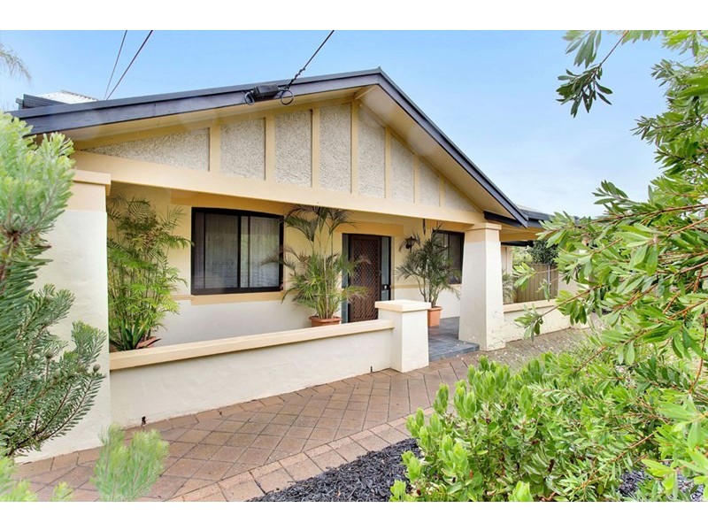 27 Barry Road, Oaklands Park SA 5046