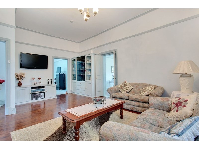 27 Barry Road, Oaklands Park SA 5046