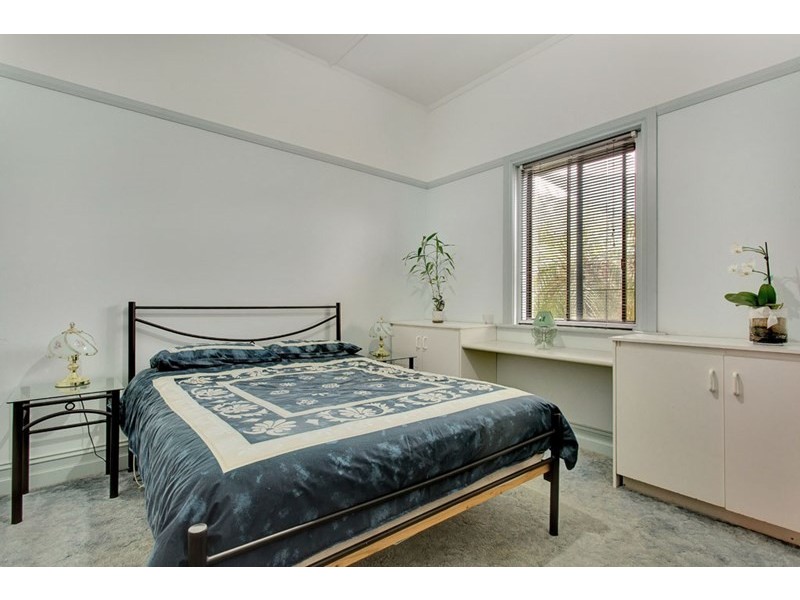 27 Barry Road, Oaklands Park SA 5046