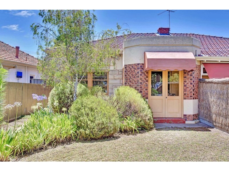 2 Hawkes Avenue, Glenelg East SA 5045