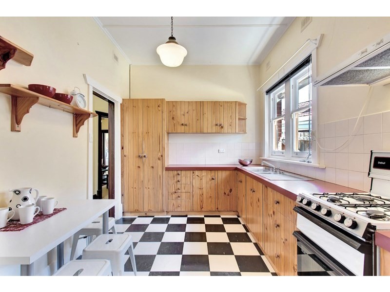 2 Hawkes Avenue, Glenelg East SA 5045