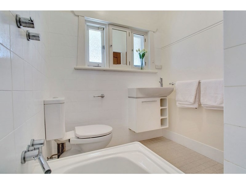 2 Hawkes Avenue, Glenelg East SA 5045