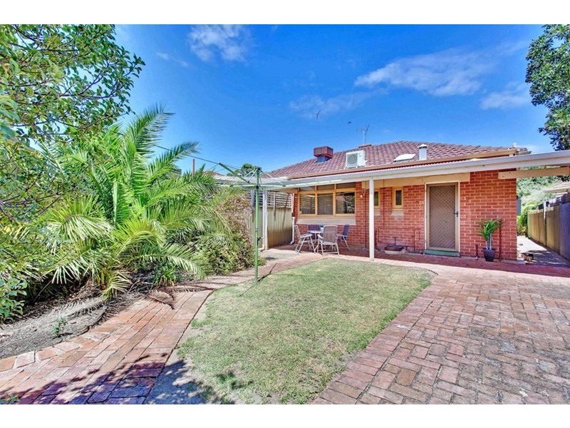 2 Hawkes Avenue, Glenelg East SA 5045