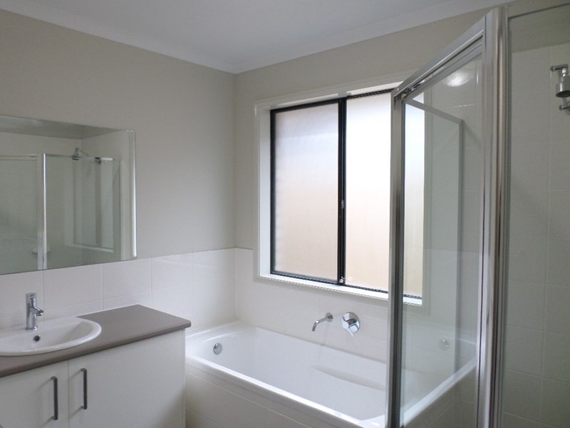 10 (lot 919) League Street, Seaford Meadows SA 5169