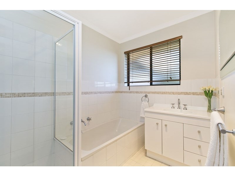 20 Jessica Street, Aberfoyle Park SA 5159