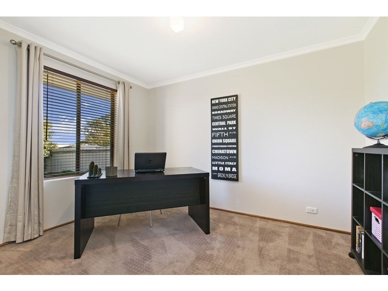 20 Jessica Street, Aberfoyle Park SA 5159