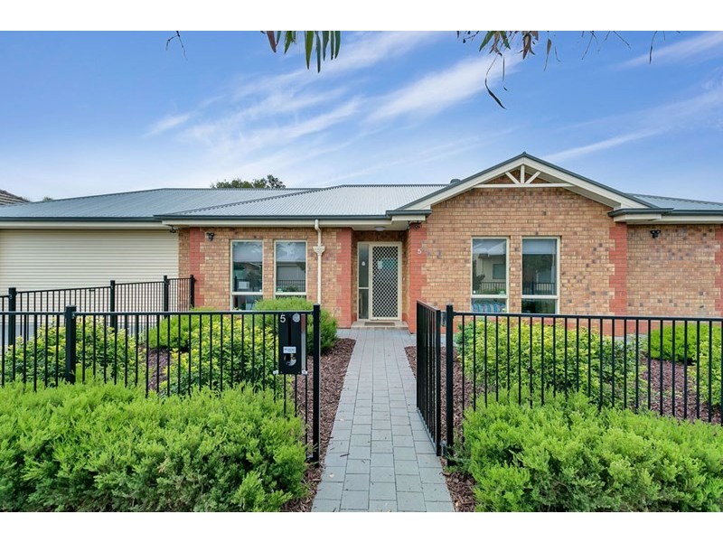 5 Newton Avenue, Clovelly Park SA 5042