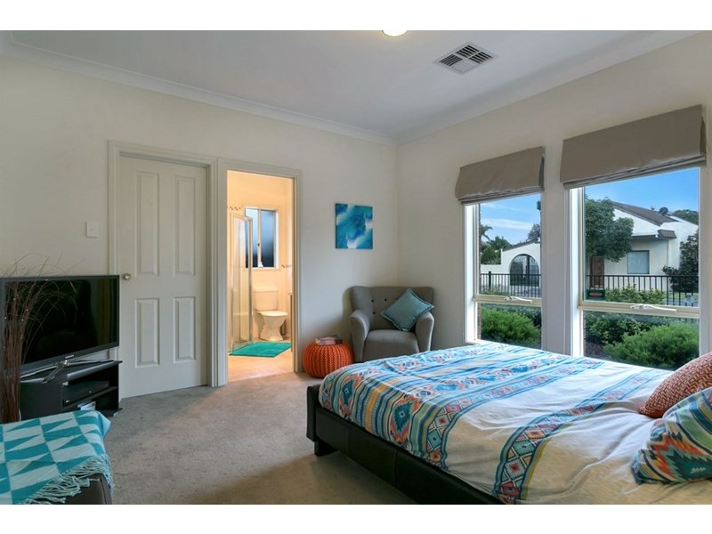 5 Newton Avenue, Clovelly Park SA 5042