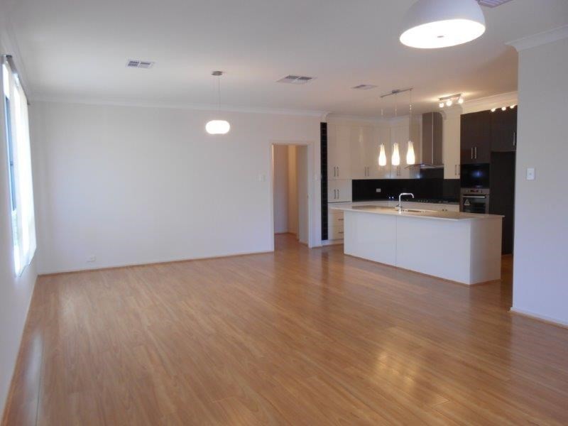 81 Warri Parri Drive, Flagstaff Hill SA 5159