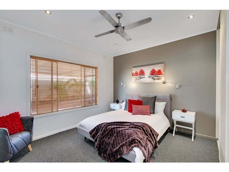 24 Limbert Avenue, Seacombe Gardens SA 5047