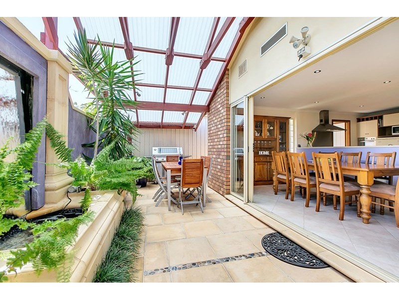 10 Glandore Avenue, Clovelly Park SA 5042