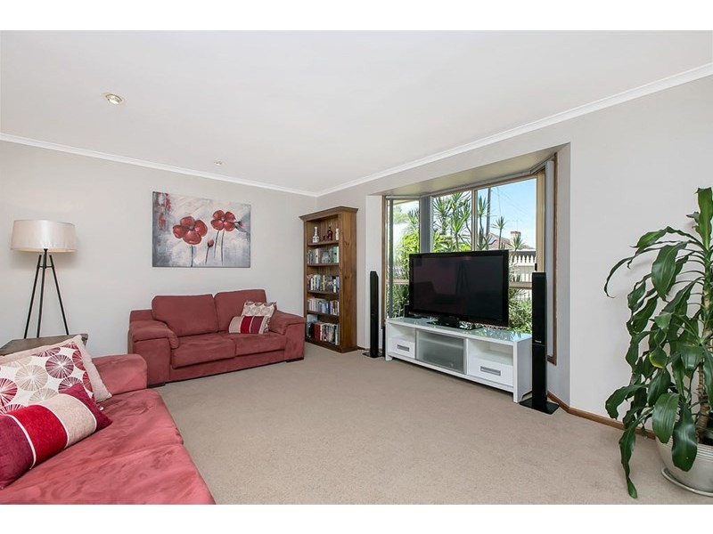 10 Glandore Avenue, Clovelly Park SA 5042