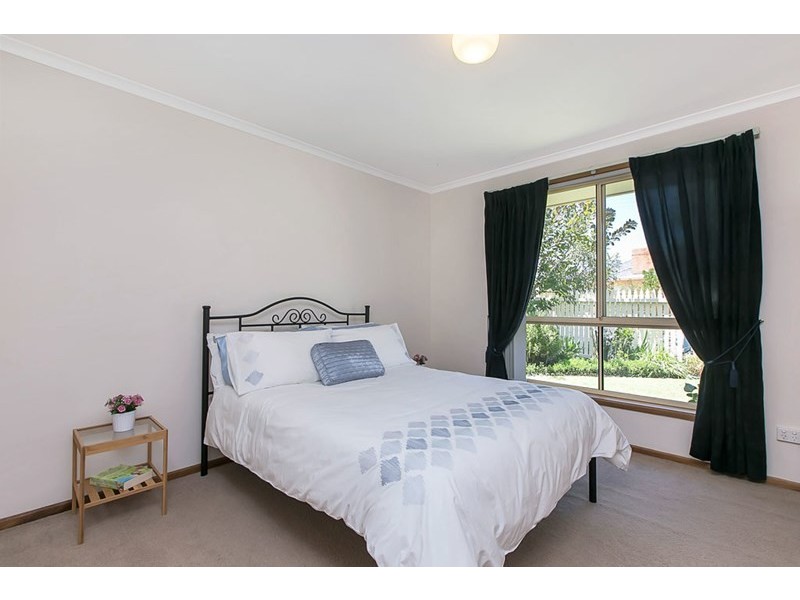 10 Glandore Avenue, Clovelly Park SA 5042