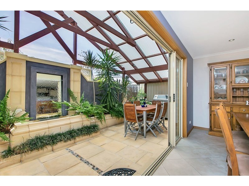 10 Glandore Avenue, Clovelly Park SA 5042