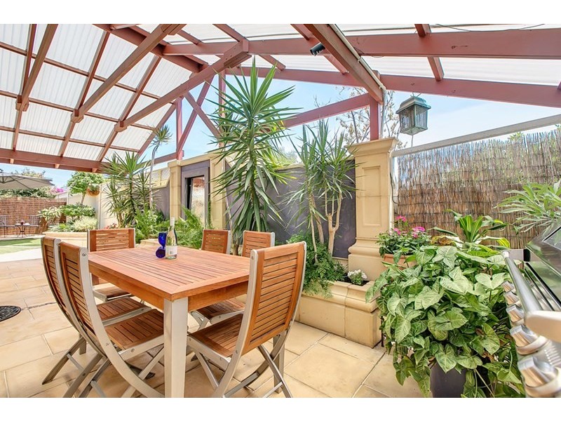 10 Glandore Avenue, Clovelly Park SA 5042