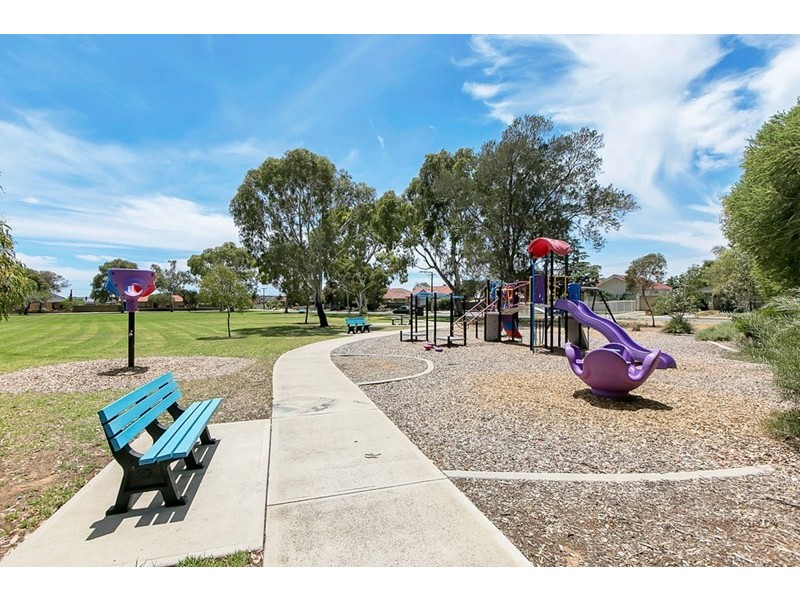 10 Glandore Avenue, Clovelly Park SA 5042