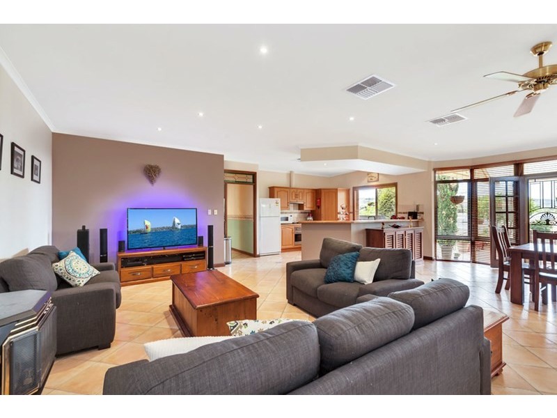 21 Merrivale Drive, Happy Valley SA 5159