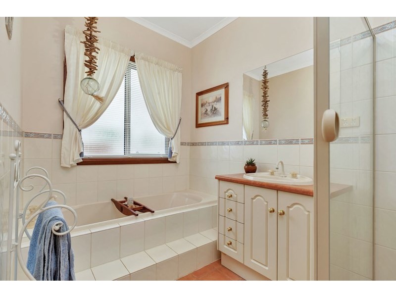 21 Merrivale Drive, Happy Valley SA 5159