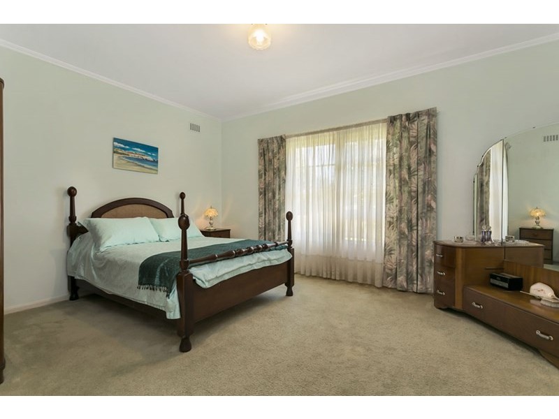 5 Riverside Drive, Bedford Park SA 5042