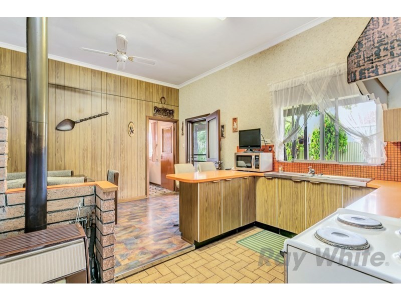 4 Newton Avenue, Clovelly Park SA 5042