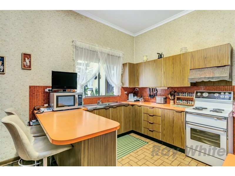 4 Newton Avenue, Clovelly Park SA 5042