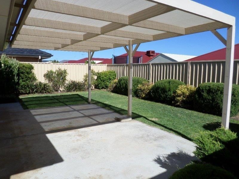 4 Deck Crescent, Seaford Meadows SA 5169