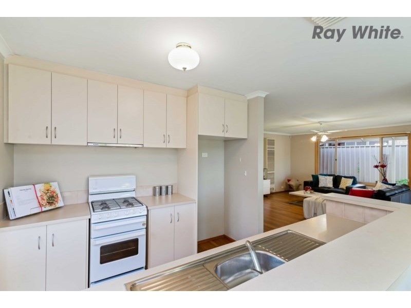 42 Jeanette Crescent, Aberfoyle Park SA 5159