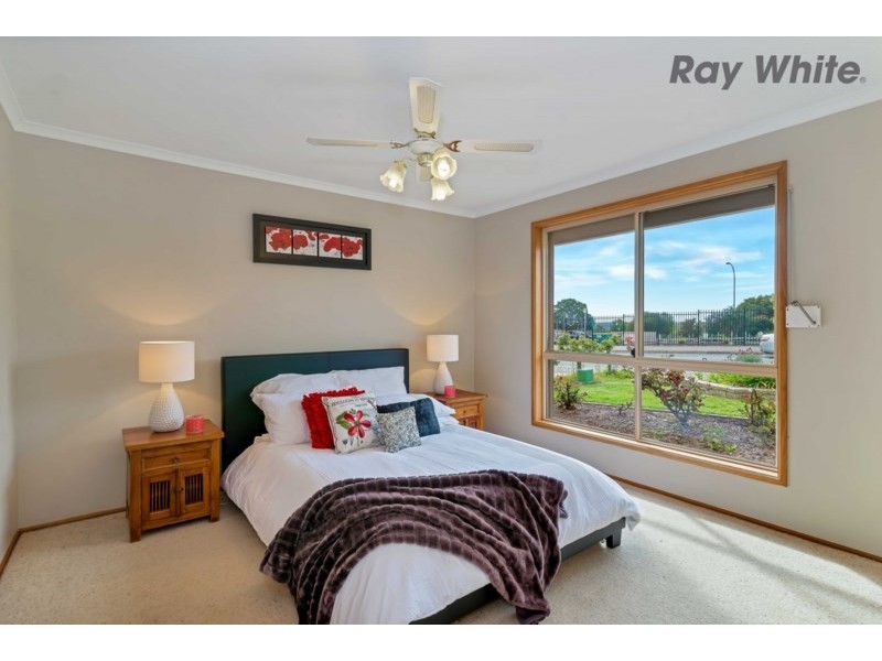 42 Jeanette Crescent, Aberfoyle Park SA 5159