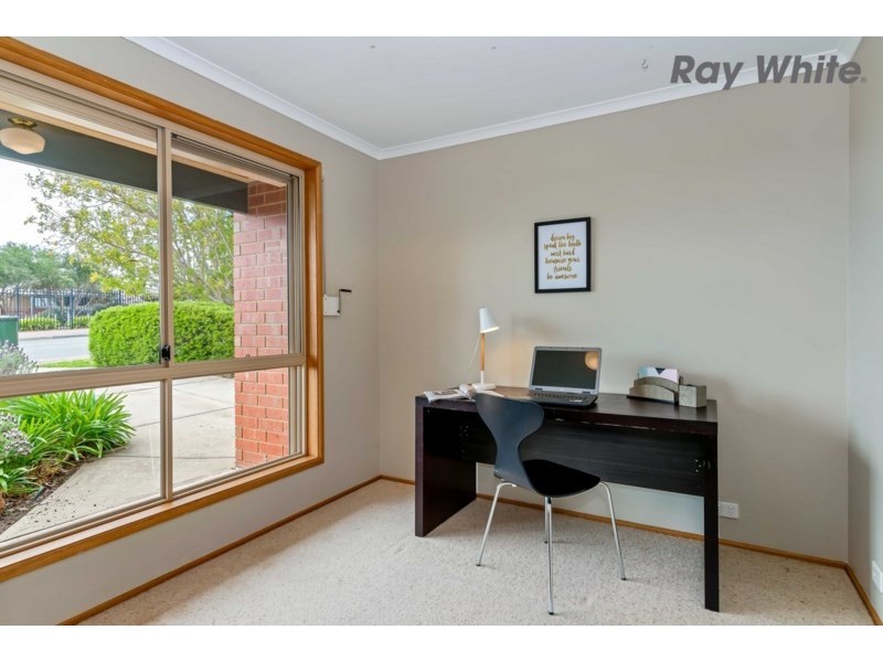 42 Jeanette Crescent, Aberfoyle Park SA 5159