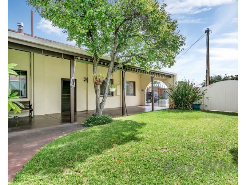 4 Newton Avenue, Clovelly Park SA 5042
