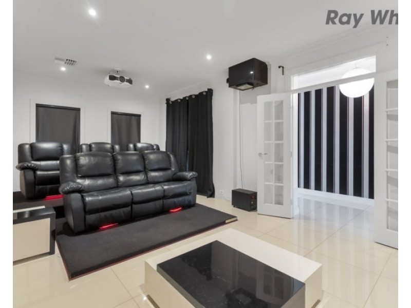 1 St Vincents Avenue, Hallett Cove SA 5158