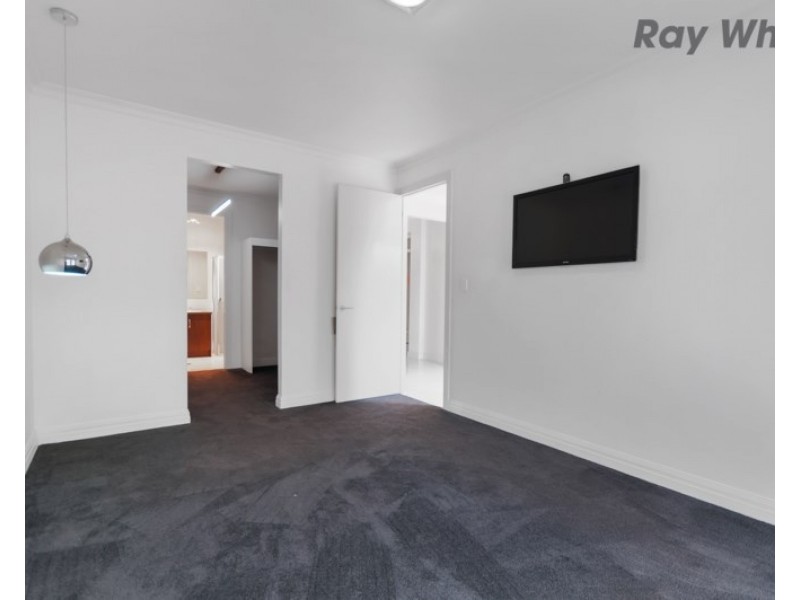 1 St Vincents Avenue, Hallett Cove SA 5158