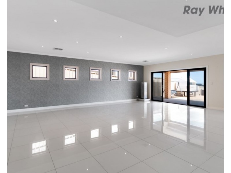 1 St Vincents Avenue, Hallett Cove SA 5158