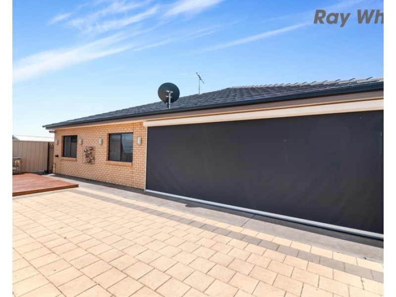 1 St Vincents Avenue, Hallett Cove SA 5158