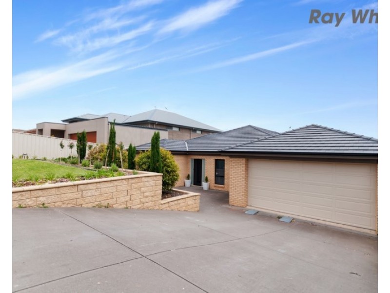 1 St Vincents Avenue, Hallett Cove SA 5158