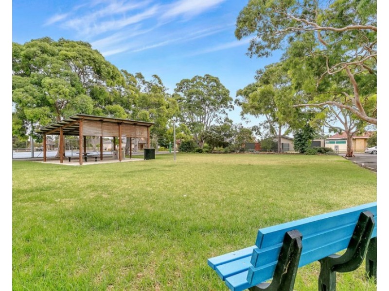 17 York Avenue, Clovelly Park SA 5042