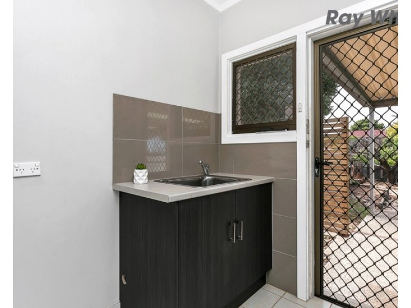 10 Norongo Street, O’sullivan Beach SA 5166