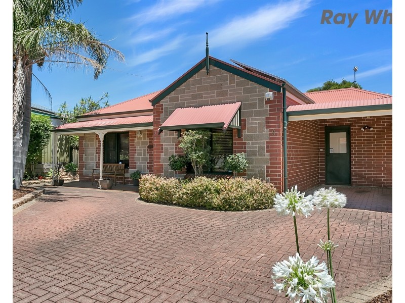 8 Pinehurst Grove, Morphett Vale SA 5162