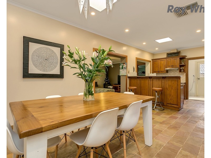 8 Pinehurst Grove, Morphett Vale SA 5162