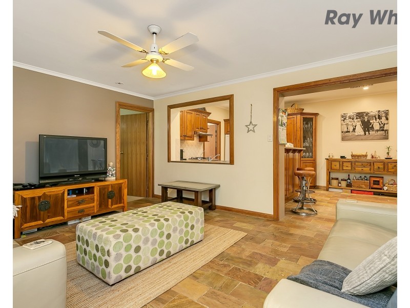 8 Pinehurst Grove, Morphett Vale SA 5162