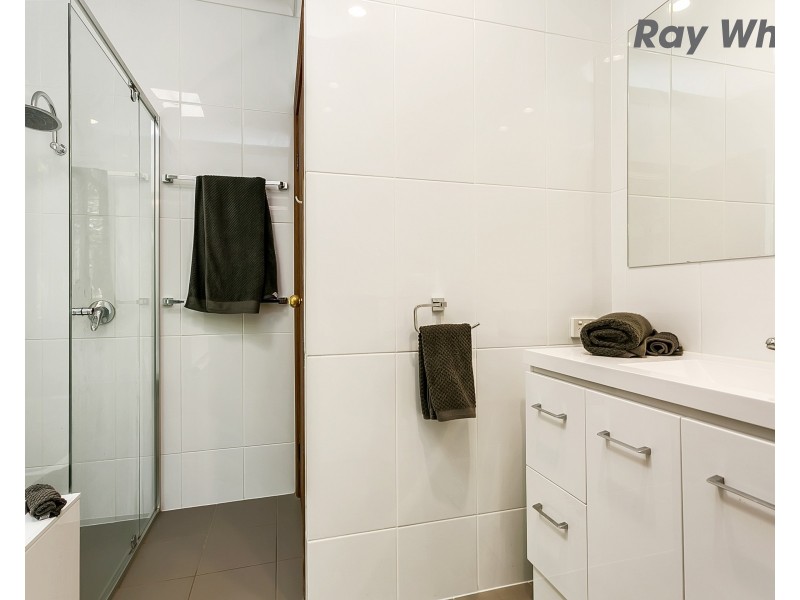 8 Pinehurst Grove, Morphett Vale SA 5162