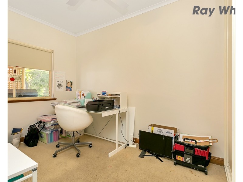 8 Pinehurst Grove, Morphett Vale SA 5162