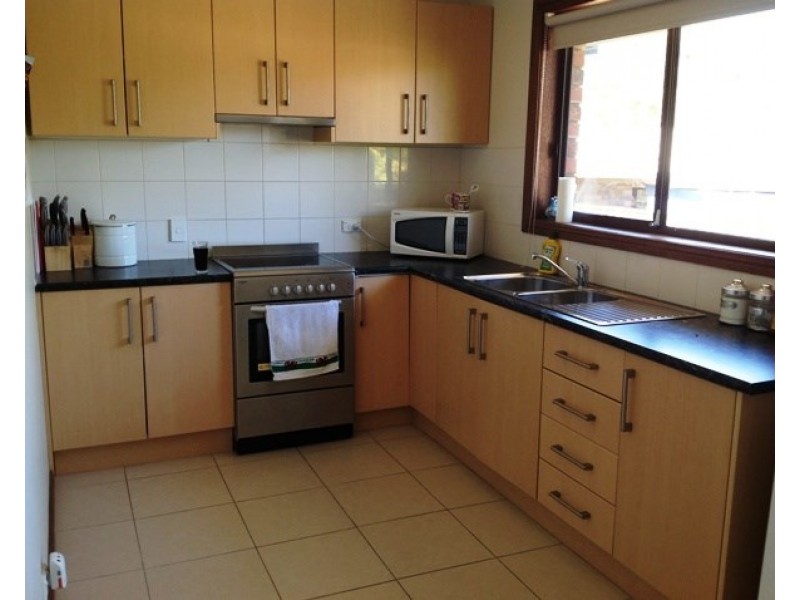 2 Lexcen Grove, Happy Valley SA 5159