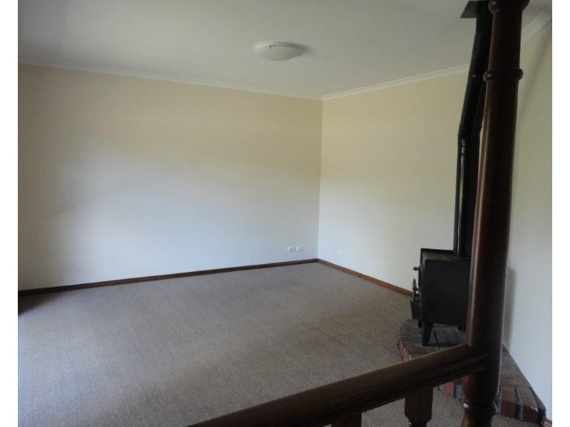 2 Lexcen Grove, Happy Valley SA 5159