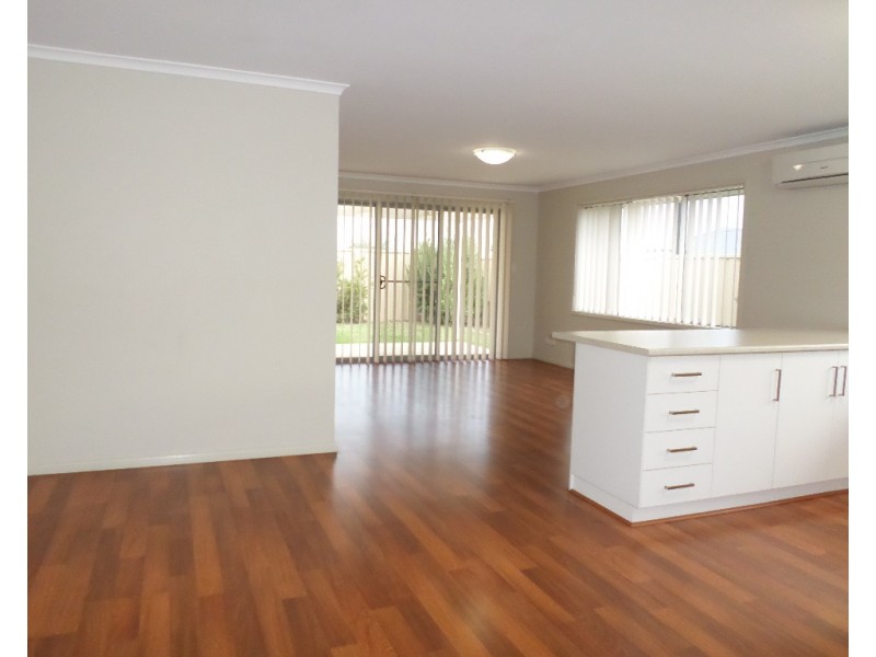 16 Miranda Place, Seaford Meadows SA 5169